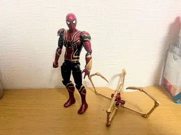 아이언 스파이더 피규어