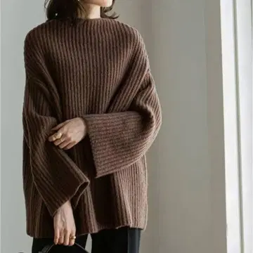 NOBLE brush 편 와이드 보트넥 풀오버 니트