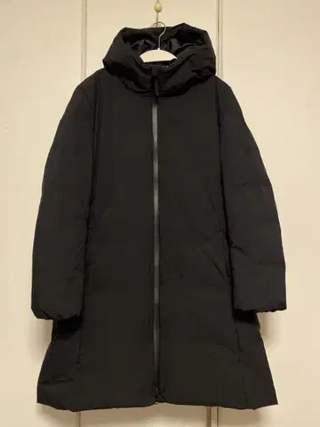 [새상품급] 유니클로 심리스 다운 숏코트 여성용 블랙 XL