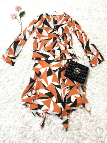 18. Bosch 기하학 패턴 쉬폰 플레어 슬리브 긴팔 셋업 M