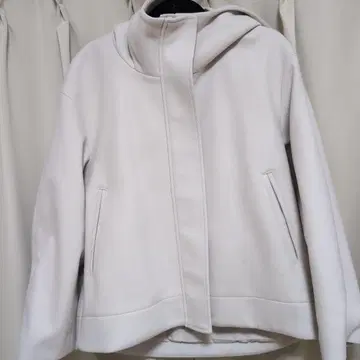 GU 코지 멜톤 숏 후디 코트