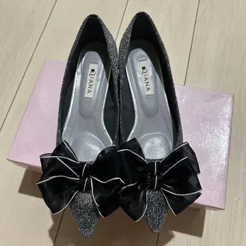 Diana 리본 포함 글리터 펌프스 23.5cm