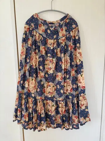 핑크하우스 장미 무늬 스커트