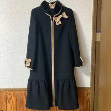 엠즈 그레이시 블랙 프릴 롱 코트 38