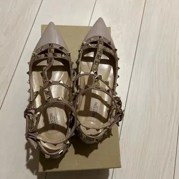 스터드 장식 옅은 핑크 펌프스