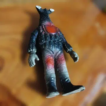 츠부라야 프로덕션 포피 페가사 성인 레트로