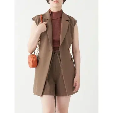 Lily Brown 뉴앙스 버튼 테일러드 조끼