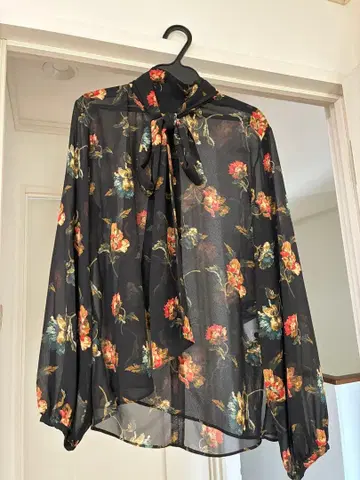 꽃무늬 리본 포함 긴팔 셔츠 M