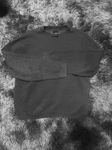 PLUMA 그레이 맨투맨