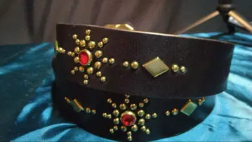 도치기 가죽 스터드 벨트 아크릴 레드