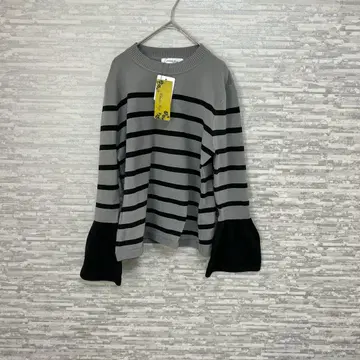 카키 그레이 x 블랙 보더 플레어 소매 니트탑 새상품 택 포함