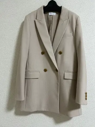 새상품급 PLST 베이지 계열 더블 브레스트 테일러드 자켓 M