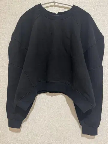 AMOMMA PUFF SLEEVE SWEAT