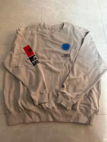 Cornelius 30주년 기념 맨투맨 M