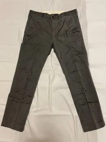 JAPAN BLUE JEANS / 슬림 테이퍼드 치노 트라우저