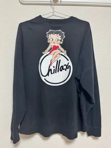 Chillaxy 베티  부프 긴팔 T셔츠 블랙