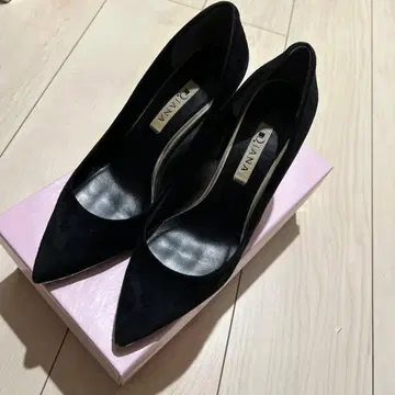 DIANA 블랙 스웨이드 하이힐