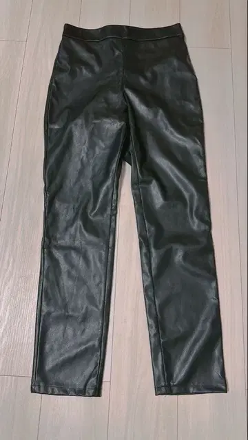 택 포함 새상품 인조 가죽 팬츠 가죽 팬츠 사이즈 40