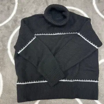 야마다야 블랙 터틀넥 니트