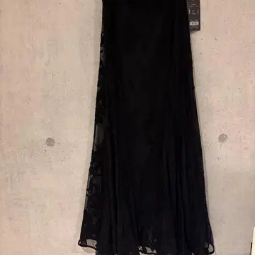 레이스 자수 블랙 롱 스커트 anuans