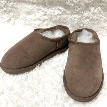 새상품급 에뮤 호주 무스탕 슬립온 Stinger Pico 24