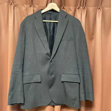 그레이 테일러드 자켓과 슬랙스 세트