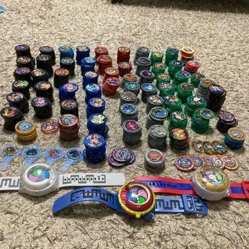 요괴 메달과 요괴워치 묶음 판매 700장 이상