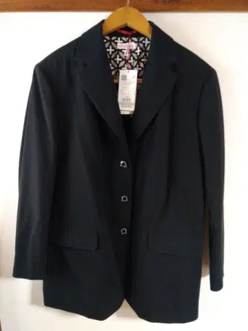 [ 새상품/미사용품 ] 드레스트리아 로고 버튼 블랙 자켓