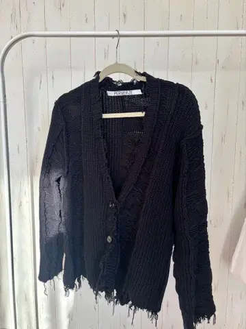 퍼버즈 PERVERZE 블랙 가디건