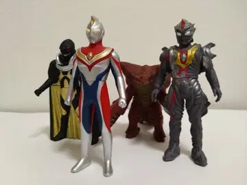 [ USED ] 울트라맨 다이나 소프트 비닐 세트