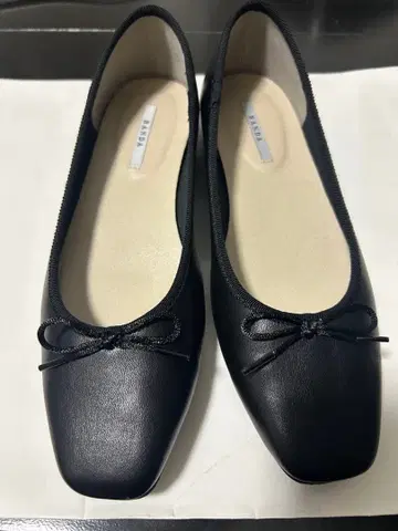 RANDA 블랙 스퀘어토 밸리 슈즈