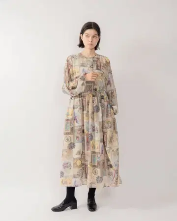 이번 시즌 로이스크레용 패치워크 원피스