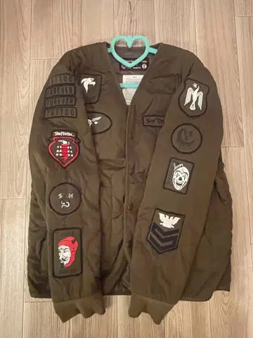 올리브 그린 퀼팅 자켓