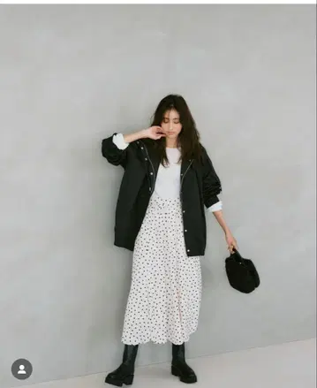 스트라 도트 스커트