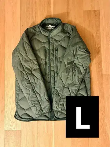 UNIQLO 화이트 마운테니어링 L 다운 자켓