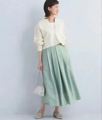 그린 라벨 릴랙싱 글로시 플레어 스커트 인생샷 컬러 손세탁 가능