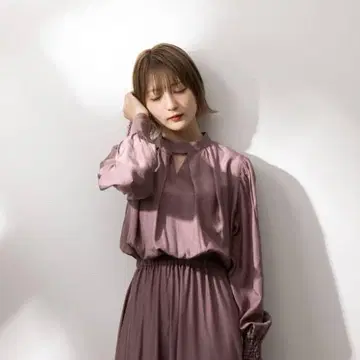 MUSEL 미젤 코바시리. 넥 슬릿 디자인 원피스 S