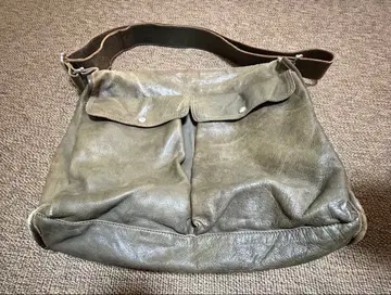 Armani Exchange 올리브 그린 숄더백