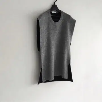 뷰티 앤 유스 네프 크루넥 니트 베스트 그레이 FREE