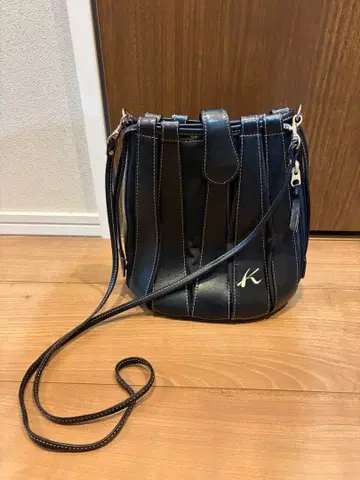 새상품급 Kitamura 키타무라 복조리형 숄더백 가죽 네이비