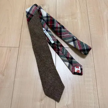 기린 클레릭 체크 니들 펀치 타이?