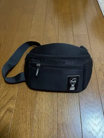 ILEMER STREET 바디백 블랙