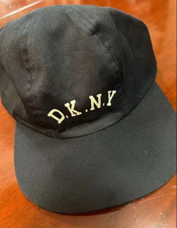 DKNY 블랙 캡 원사이즈