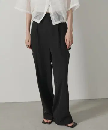 AIC. 아이시 컷 아웃 슬랙스 팬츠 블랙