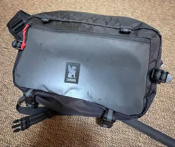 CHROME 블랙 메신저 백