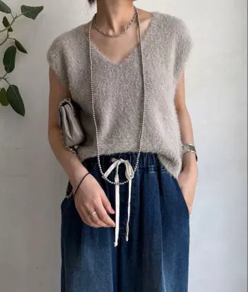 DOUDOU [ WEB 한정판 ] 샤기 니트 V 베스트