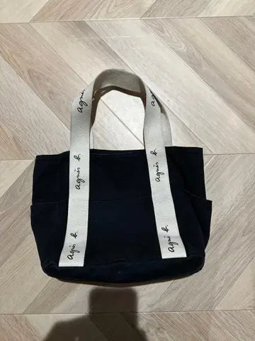 블랙 로고 장식 소형 토트백