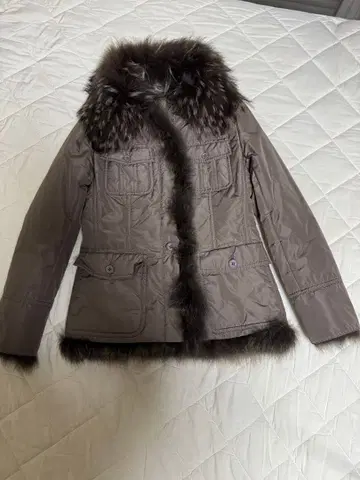 EPOCA 다운 자켓 40 사이즈