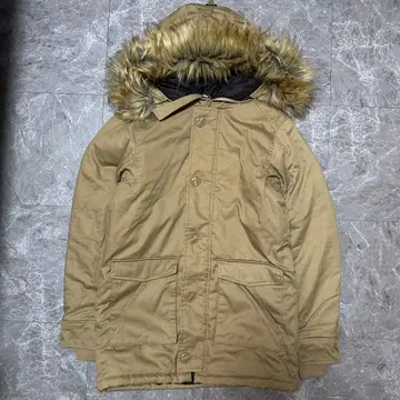 베이지 퍼 포함 다운 자켓 a7