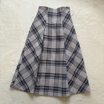 LILIANCARAT 리리안캐럿 오리지널 체크 미들 스커트